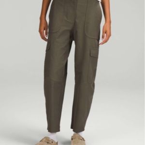 gently worn lululemon carob brown light utilitech cargo high rise pant
